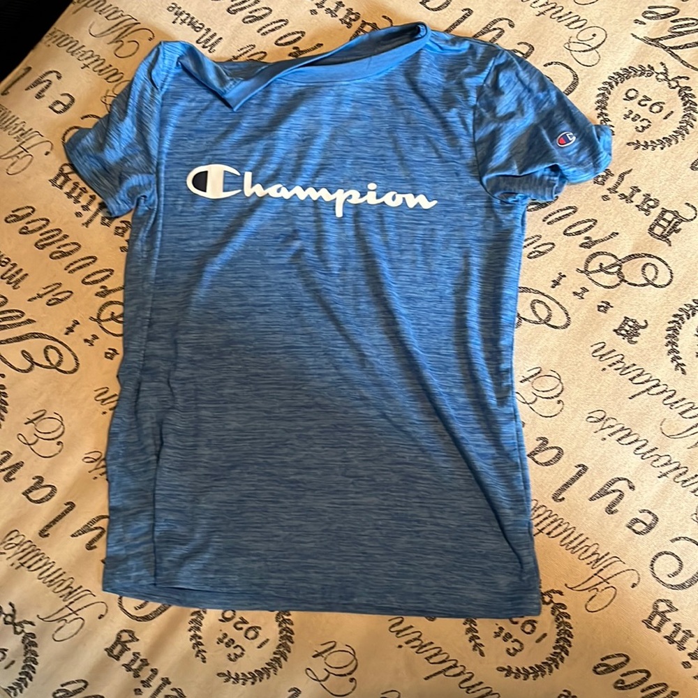 Boys Champion Shirt 10/12 - never worn
